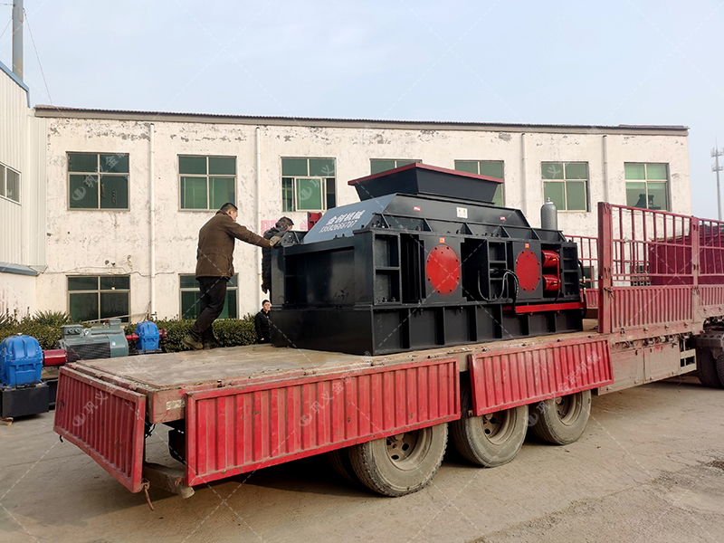 建筑用砂配置的液壓對(duì)輥制砂機(jī)多少錢一臺(tái)？