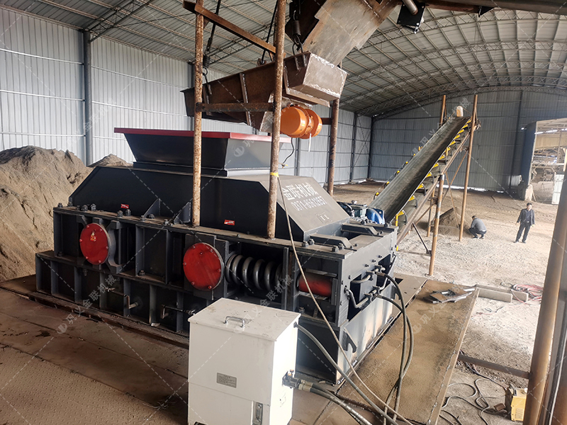 鵝卵石對(duì)輥破碎機(jī)介紹，為什么選擇金聯(lián)機(jī)械？